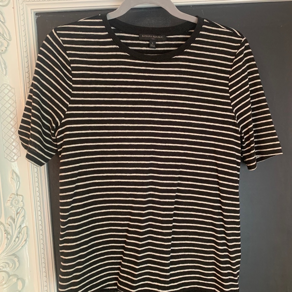 Banana Republic Linen Blend Tee Size S Like New